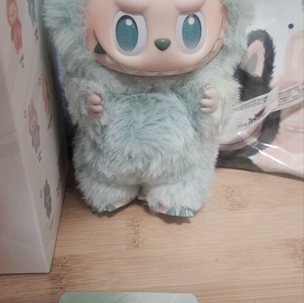 BNIB LABUBU SERENITY - Picture 3 of 10